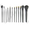 Kit 12 pinceaux : 8 pinceaux plats, 2 blaireaux, 1 goupillon, 1 brosse